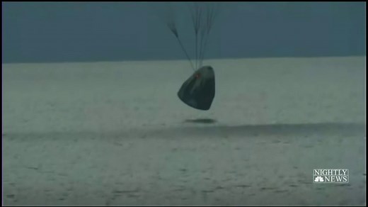 Space X dragon capsule makes historic splashdown