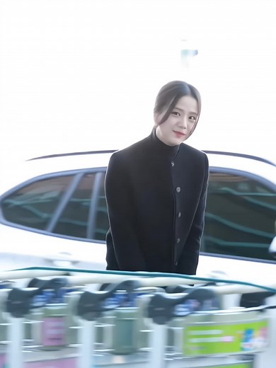 cantik bngt bu ceo🖤✨ #Jisoo #blackpinkjisoo #fyp