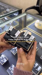 TOKO CINCIN NIKAH CUMA 700an DI BANDUNG💍💎 .. buat kalian yang lagi cari cari couple cincin buat nikah atau lamaran, cocok banget buat dateng kesini🤩 .. koleksi cincinnya juga ada banyak, mulai dari hahan emas, silver sampai palladium juga ada, selain itu pilihan permatanya juga lengkap mulai dari zicronia, moissanite sampai berlian asli juga ada disini💎 .. 📍LUXIA JEWELRY BANDUNG Jl. Dipati Ukur No.70 (Sebelah Hotel Neo) .. yuk langsung aja buat ajak pasangan kalian buat bikin couple ring di
