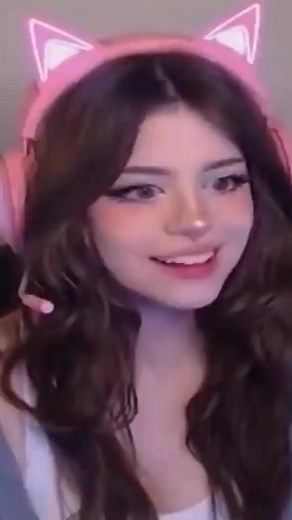 UwU voice #uwu #emogirl #uwugirl #fyp #cutegirl #uwuw #girls #gamergirl #fun #games #cutecouple #tiktokusa