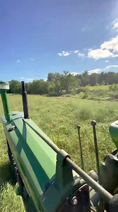 Working with the vintage John Deere 520 JohnDeere520 #VintageTractor #MowingTheField #fblifestyle | Vreeland