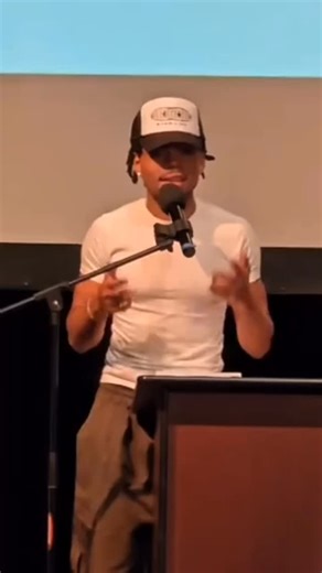 @chancetherapper and @socialworks_chi just announced a 500,000 dollar donation to Chicago Public Schools through the New Chance Fund. Five CPS high schools will directly benefit from new career connected learning programs. Chicago investing in its future. #Chicago #CPS #SocialWorks #DIBS | Chicago History