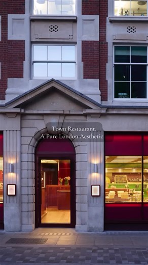 World class chef Stevie Parle, brings ingredient-first dining, design & drinks by Satan’s Whiskers Kevin Armstrong, to London's Drury Lane At the heart of Town is a pioneering kitchen led by chef Stevie Parle and his powerhouse team. Together, they’ve crafted a menu that celebrates sustainable British produce, with dishes grounded in simplicity, seasonality, and standout flavour. From Wildfarmed Beef, raised on regenerative pastures in Oxfordshire, to honey harvested from Stevie Parle’s own bees