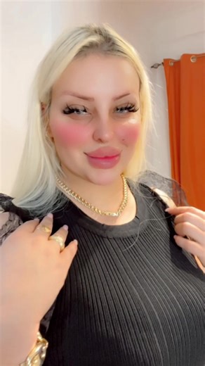 Vidéos de madame chanez (@madame.chanez) avec son original - Madame prestige officiel