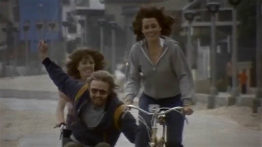 Jane Fonda and Penelope Milford in 'Coming Home' trailer