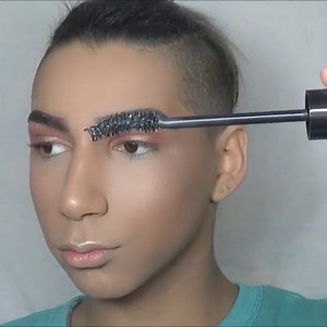 LOVE THIS 🖤 @adamsmakeup demonstrates how to use the BRAND NEW #MSTHICKLASHES #MASCARA @melissasassinecosmetics Along with our popular N95 Cream Contour both available at IMATS this weekend #MELISSASASSINECOSMETICS #hudabeauty #mabelline #MAKEUP | Melissa Sassine Makeup Artist