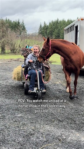 Efficient Horse Show Unloading with SuperHandy Tugger