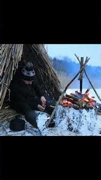 Build gross shelter in snow catching and cooking fish #survival