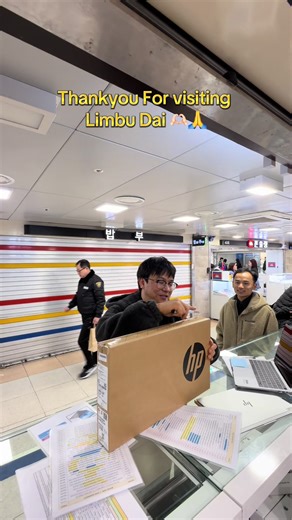 Special Offers for International Students at Laptop Store