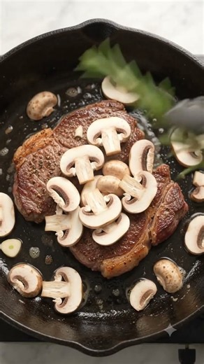 Sizzling Steak with Garlic Mushrooms 🥩🍄 (Healthy Supper Idea!)