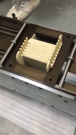 Hand-Driven Silicon Steel Sheet Inserting Machine for Small Workshops