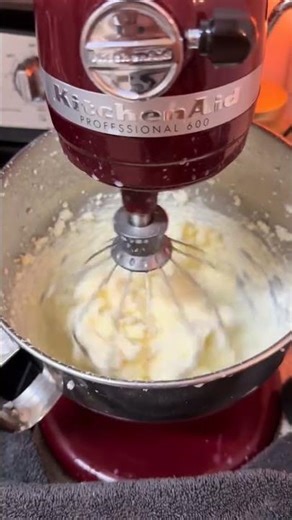 Homemade Christmas Gift: Homemade Butter 🤍🧈 #diychristmasgift #homemadechristmas #homemadebutter