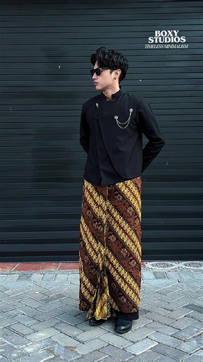 Heritage Beskap dengan Jarik? cakep dong pastinya #boxystudios #beskap #jarik