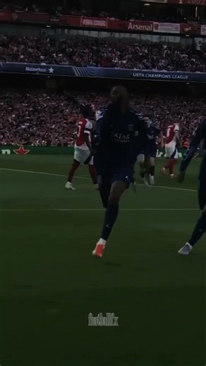 Top 3 Fastest Footballers in the World