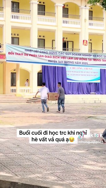 Cô Nhung Apple trên TikTok