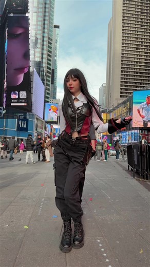 Did you catch the #loveanddeepspace billboard in Times Square today? @Gale #lads2ndannivesary #cosplay #dance #trend
