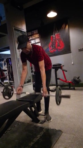 Saturday 06.12.25 the standing biceps workout with C rod