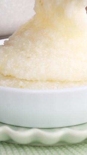 Southern Grits: the easiest way to make the ultimate Southern comfort food – a big bowl of buttery, scrumptious, and soothing grits. Is this how you make yours? Recipe: https://www.southernplate.com/southern-grits/ | Southern Plate
