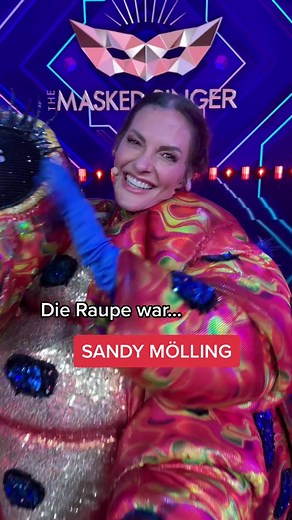 Sandy Mölling als Raupe bei The Masked Singer