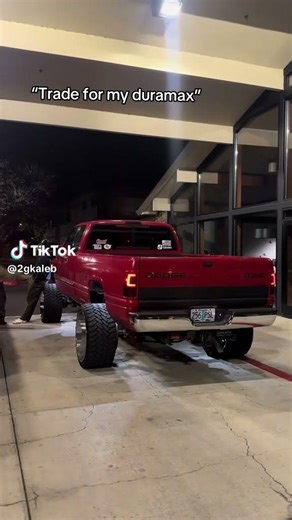 clean ahh 2g bro wtf is a duramax i pass those #Cummins #powerstroke