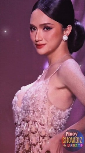 Miss Universe Vietnam Huong Giang looks absolutely stunning. Ang lakas ng performance niya on stage, and her pasarela was smooth, confident, and captivating. Palaban din ang kanyang Evening Gown performance during the Miss Universe 2025 Preliminary Competition — truly a standout contender. #MissUniverse2025 #fblifestyle #MissUniverse #74thMissUniverse #HuongGiang #MissUniverseVietnam #PreliminaryCompetition | Pinoy Showbiz Update