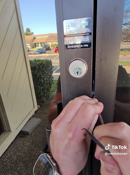 Adams Rite bypass tool #locksmith #ticktok #foryoupage #ticktock #lockpicking