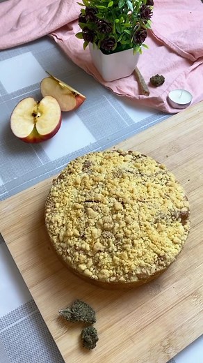 3.6K views · 33K reactions |  Apple Charlotte Cake 不 Fluffy and...