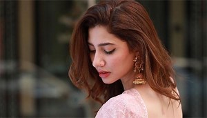 Mahira Khan's latest dance video takes the internet by storm