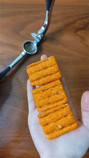 Flat cheese puffs 🧀📏#asmr #satisfing