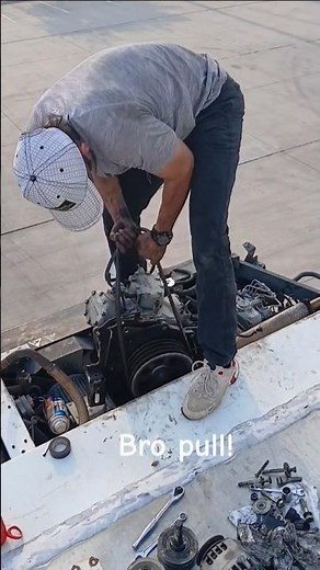 DIY break your back. Carrier supra 950 compressor removal. #reefer #thermoking #carrier #tech