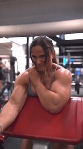 Strong Bodybuilder woman 💪 #shorts #muscle #femalebodybuilder #musclemommy #girls #girlpower #armsworkout #triceps #tricepsworkout | Muscle Girls