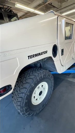 Inside Arnold Schwarzenegger’s Custom Hummer H1! 🦾