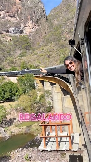 🚞 BARRANCAS DEL COBRE • CHIHUAHUA 🌄 Un paisaje colosal donde montañas infinitas, acantilados y trenes legendarios cuentan la historia del norte de México. Las Barrancas del Cobre son una de las maravillas naturales más impresionantes del continente. ✨ #ViajerosMande #BarrancasDelCobre #Chihuahua #NaturalezaMexicana #Aventura #MéxicoIncreíble #ExploraElMundo | Soy Nativo