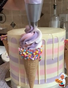 Fresh and pretty cake design | Pie Bakery