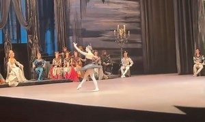 Swan Lake Alena Kovaleva Bolshoi Theatre ©️ Elena Edelshtein source: https://youtu.be/kPGqJgrdUA0?si=z6_brTuotaKJWZVl | Ballet Mon Amour