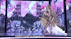 Wow! Our very own Miss Grand Philippines Roberta Tamondong during the National Costume Competition of the Miss Grand International 2022 pageant! Well done our Queen as always! You did great executing it onstage! MGI never fails to showcase a spectacular event onstage. Kudos to the designer of this Manila Carnival Queen-inspired national costume in a tribute to the First Queen Miss Pura Villanueva-Kalaw! Bayanihan VOTES para sa ating reyna Roan guys! At least dito, wala bayad at libre ang pagboto