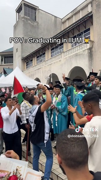 Only in IIUM fr! 🥹🍉#iium #graduation
