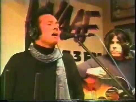 Stone Temple Pilots Perform "Interstate Love Song"