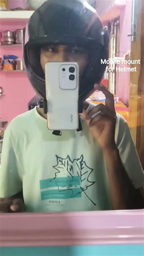 How to mount mobile phone on helmet
