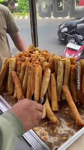 War Lumpia Di Surabaya: Kenikmatan Kuliner yang Wajib Dicoba