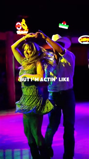 These two absolutely crushed it on the dance floor in Vegas 👊 Gilley's Saloon, Dance Hall & Bar-B-Que | Craig Campbell