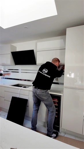 Kitchen glass Ireland #Kitchen #Ireland #Best #Furniture #tile #interiordesign #kitchenware #mirror #kitchenremodel #Gold #antique #ireland #Marble #heat #New #dublin #smoked #kitchendecor #idea #bronze #design #gold #toughened #Splashback #installed #house | 3D Splashbacks