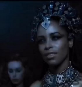 13K views · 297 reactions | Queen of The Damned ️ 2002 #annerice #queenofthedamned #vampire #vampires #vampiros #movies #cine #lestat #blade #deftones #darkweb | Darkweb | Facebook