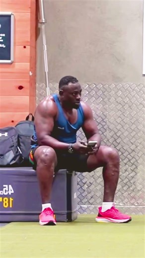 ELITE Powerlifter ANATOLY Pretends to be BEGINNER in GYM! 😱#anatoly #fitness #gym