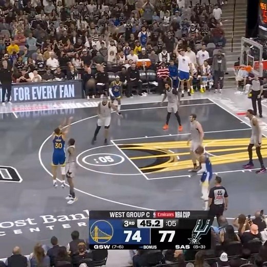 Steph Curry booming threes in the win vs San Antonio; 49 pts on 9 triples