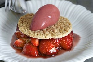 Raymond Blanc's strawberry crumble recipe