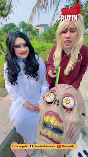 Kok dibuang?? None ambil sedotan berhadiah dari zombi #funny #lucu #fypシ゚viral #hiburan #comedy