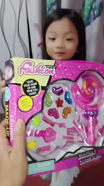 make up set for kids #makeupforkids #Kids Makeup Lollipop Tutorials #fyp #fypシ゚viral #toodlersoftiktok #kids #makeup