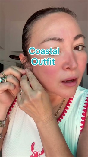 Trying to get some coastal ideas outfit Link on my bag in my Bio #ootd #coastalchic #beachliving
