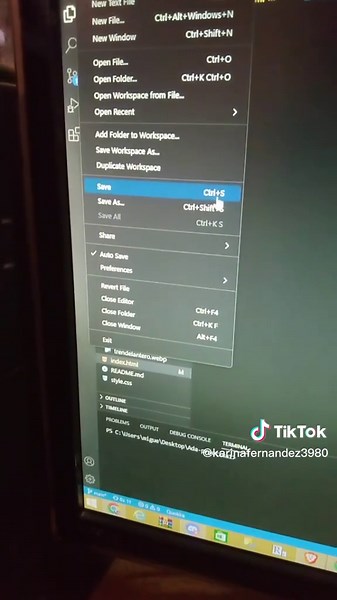 activar auto guardado en Visual Studio Code. Perdon por mí inglés ya se que es malísimo #visualstudiocode #desarrolloweb